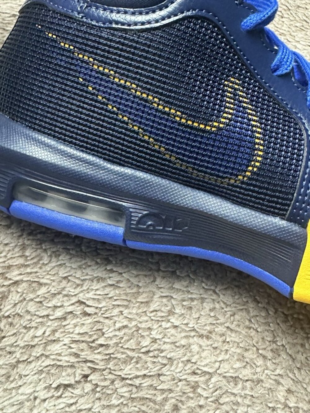 Nike Lebron Witness 8 Entourage Navy Blue Royal Gold FB2239-403 Mens Size 8 - Picture 14 of 16